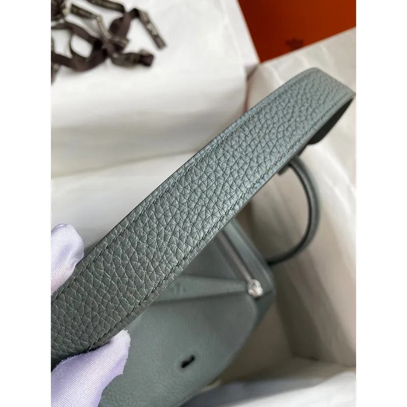 Hermes Lindy 26 Ručně vyráběná taška v kůži Clemence ve odstínu Vert Amande