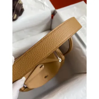 Hermes Lindy 26 Ručně vyráběná taška z kůže Clemence v barvě sušenky