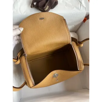 Hermes Lindy 26 Ručně vyráběná taška z kůže Clemence v barvě sušenky