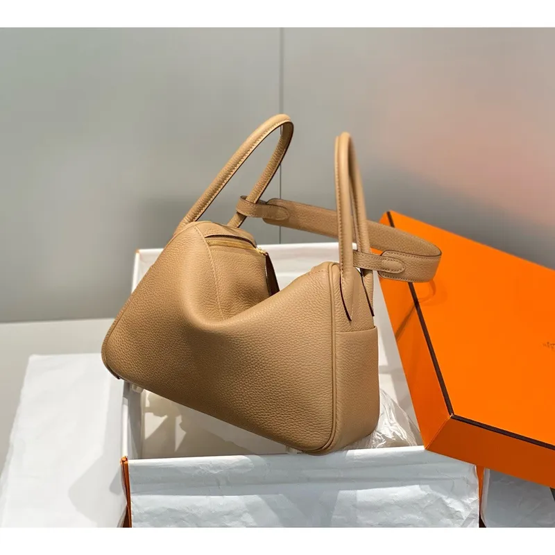 Kabelka Hermes Lindy 26 cm v kůži Chai Clemence s GHW