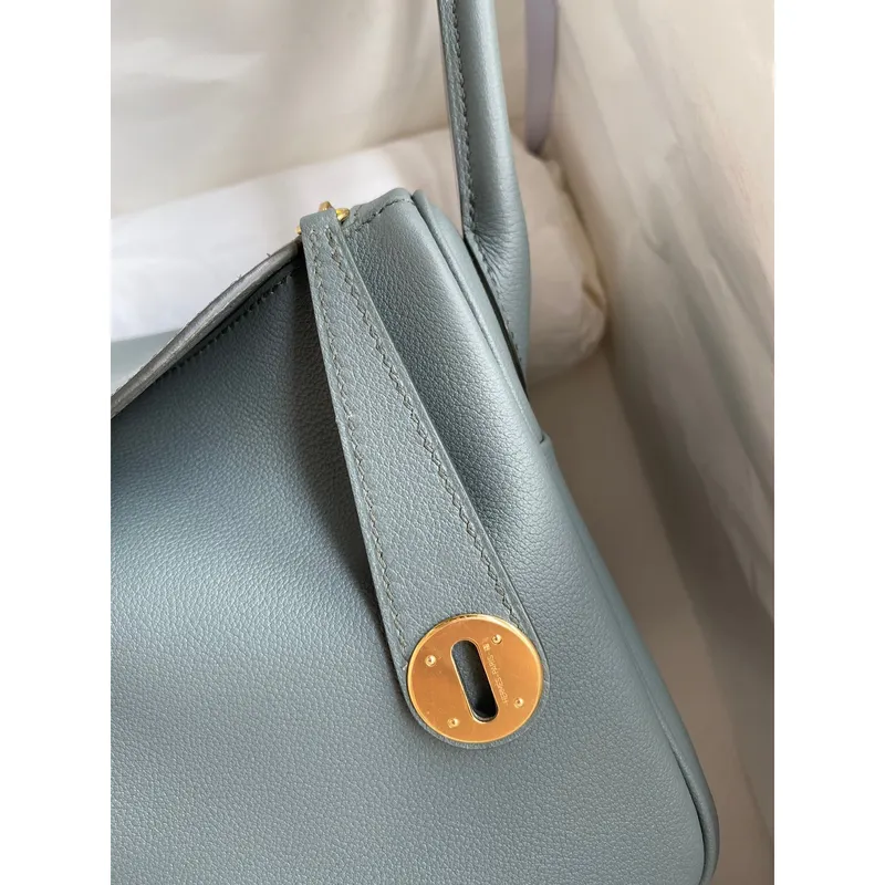 Hermes Lindy 26 Ručně vyráběná taška v kůži Vert Amande Evercolor