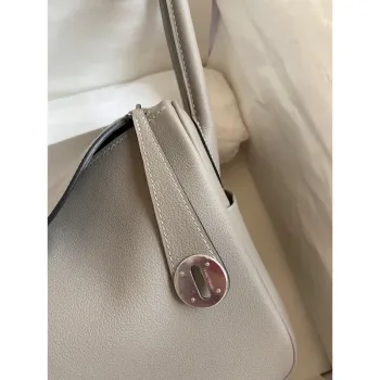 Hermes Lindy 26 Ručně vyráběná taška v kůži Evercolor v odstínu Gris Asphalt