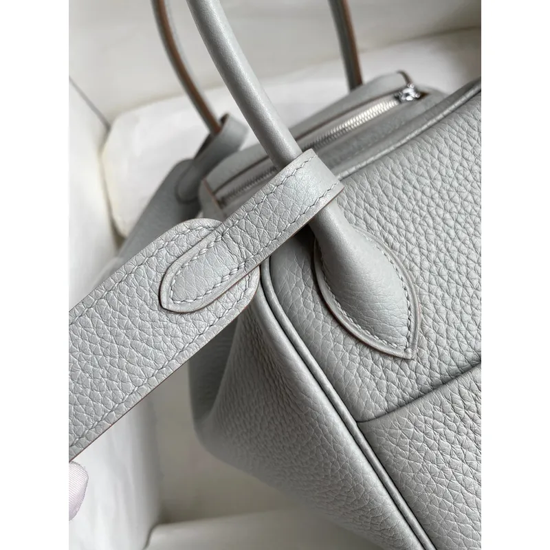 Hermes Lindy 26 Ručně vyráběná taška v modré ledovcové kůži Clemence