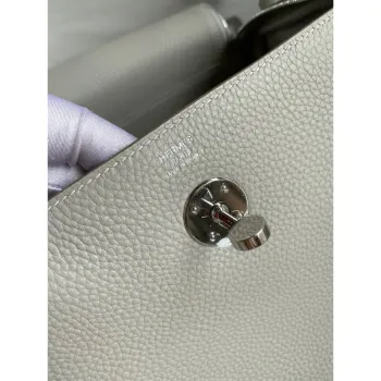 Hermes Lindy 26 Ručně vyráběná taška v perleťově šedé kůži Clemence