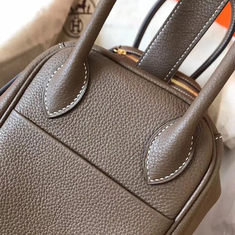 Hermes Taupe Lindy 26cm Clemence Ručně vyráběná taška