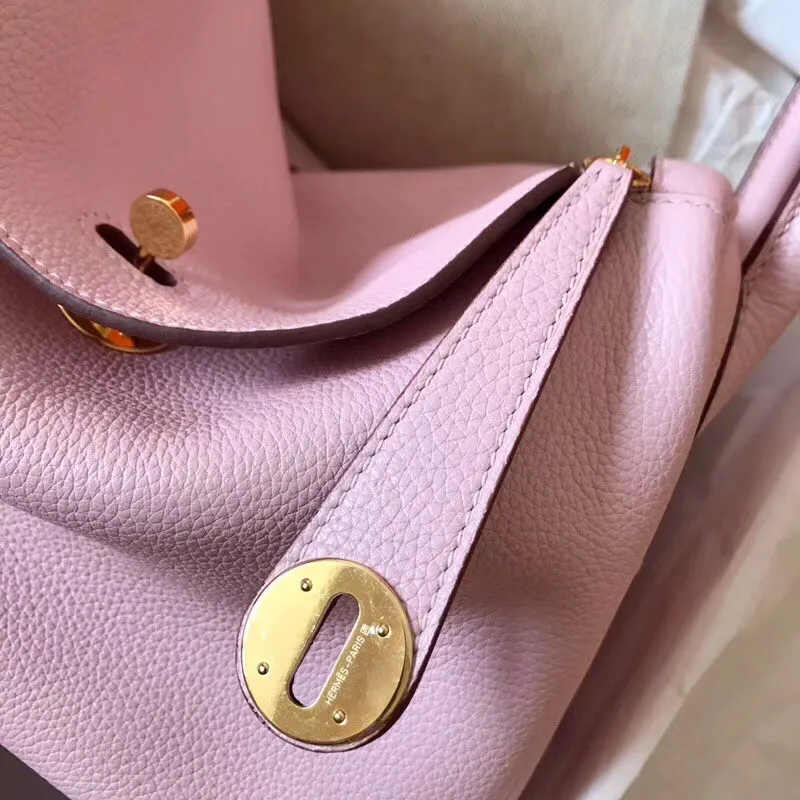 Hermes Rose Dragee Lindy 26cm Clemence Ručně vyráběná taška