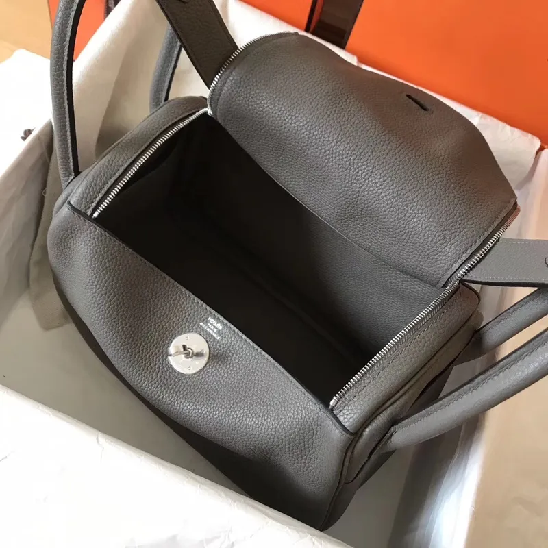 Hermes Gris Mouette Lindy 26cm Clemence Ručně vyráběná taška