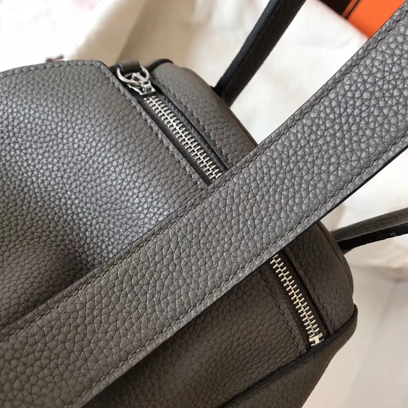Hermes Gris Mouette Lindy 26cm Clemence Ručně vyráběná taška