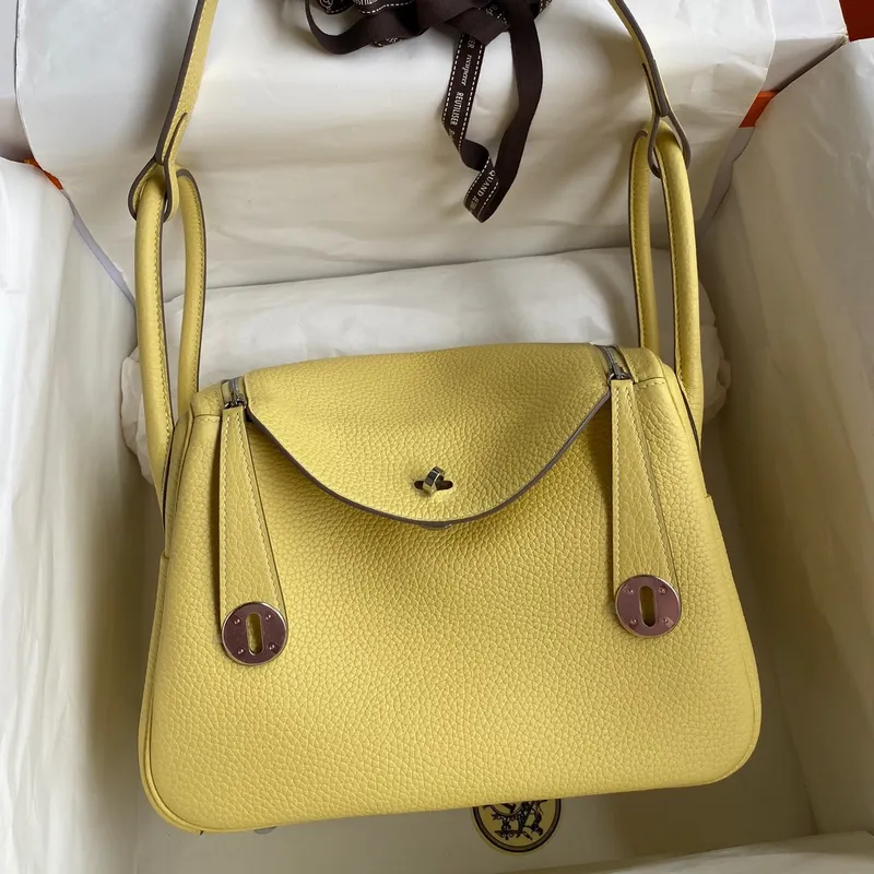 Hermes Lindy 26 Ručně vyráběná taška v kůži Jaune Poussin Clemence
