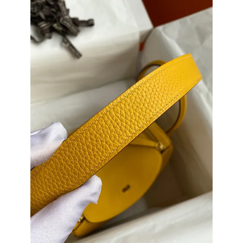 Hermes Lindy 26 Ručně vyráběná taška v kůži Jaune Ambre Clemence