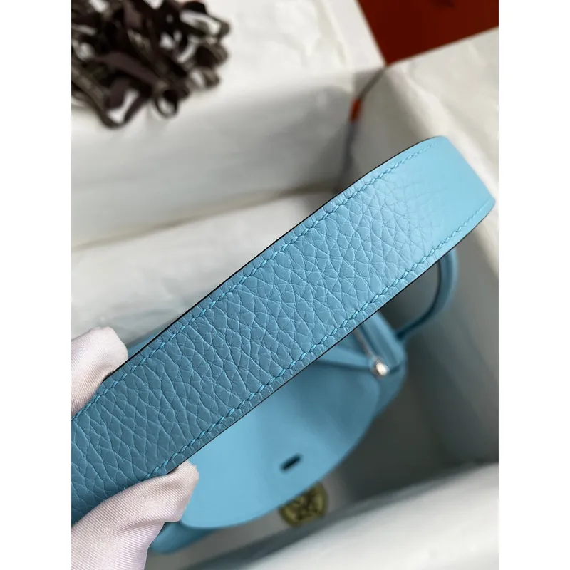 Hermes Lindy 26 Ručně vyráběná taška v modrém atolu z kůže Clemence