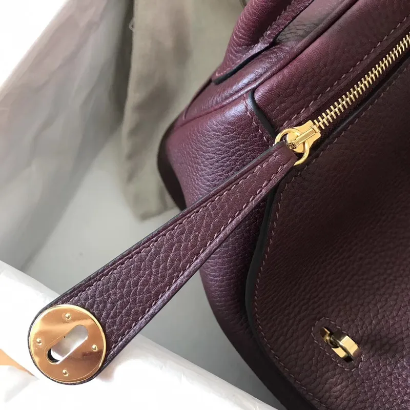 Hermes Bordeaux Lindy 30cm Clemence Ručně vyráběná taška