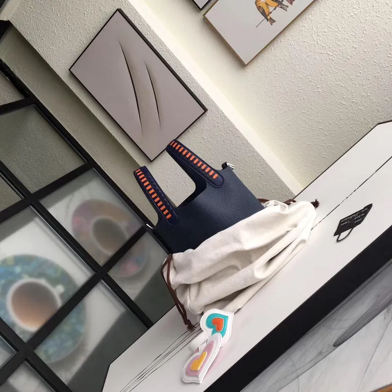 Hermes Námořnická modrá Picotin Lock 18cm taška s pletenými rukojeťmi