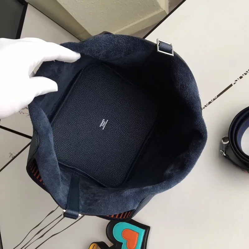 Hermes Navy Picotin Lock 22cm Taška s pletenou rukojetí