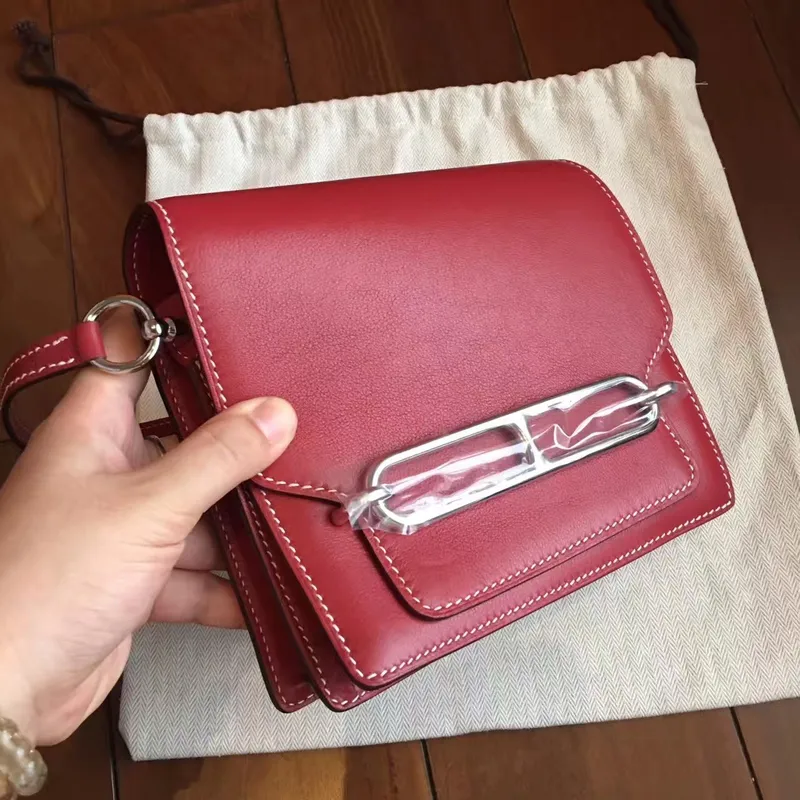Hermes Mini Sac Roulis Taška v červené kůži Swift