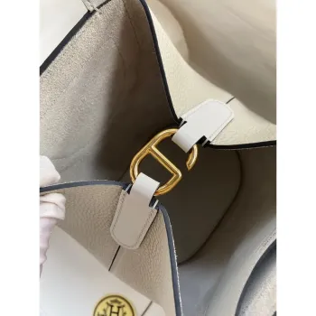 Hermes In The Loop 18 Ručně vyráběná taška v perleťově šedé kůži Clemence