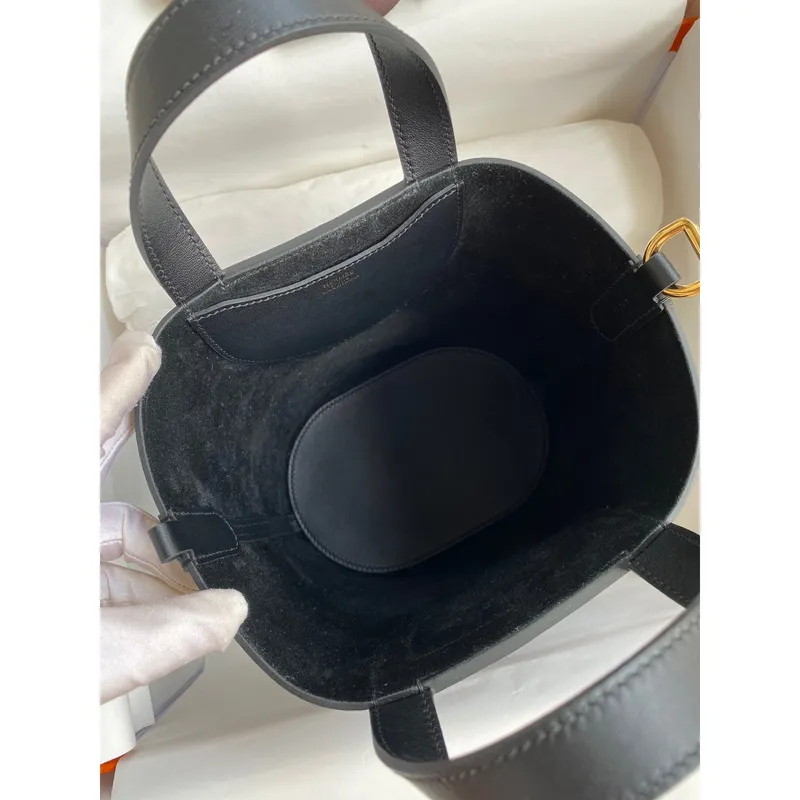 Hermes In The Loop 18 Ručně vyrobená taška v černé kůži Clemence