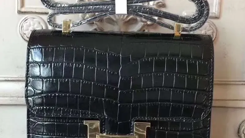 Hermes Black Constance MM – elegantní krokodýlí taška pro každodenní i večerní nošení