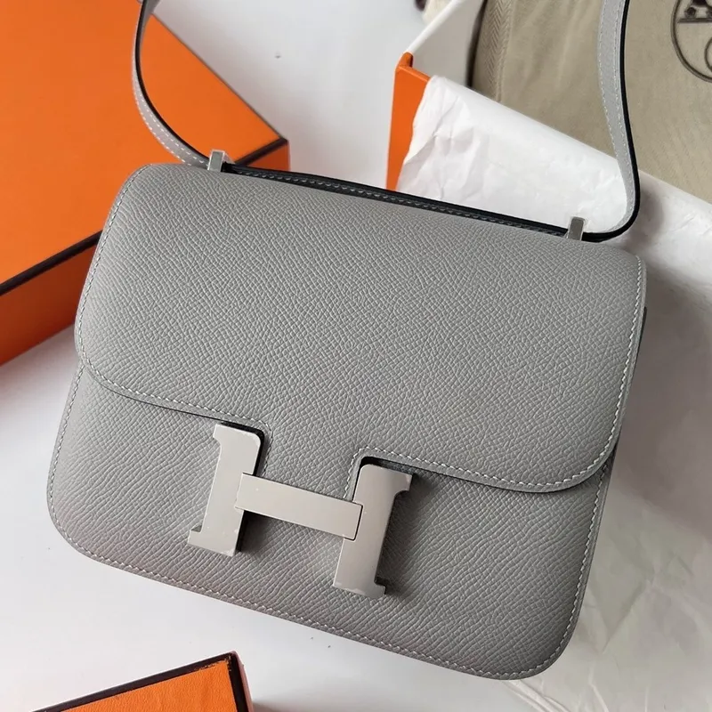 Hermes Constance 18 Ručně vyráběná taška v Gris Mouette Epsom telecí kůži