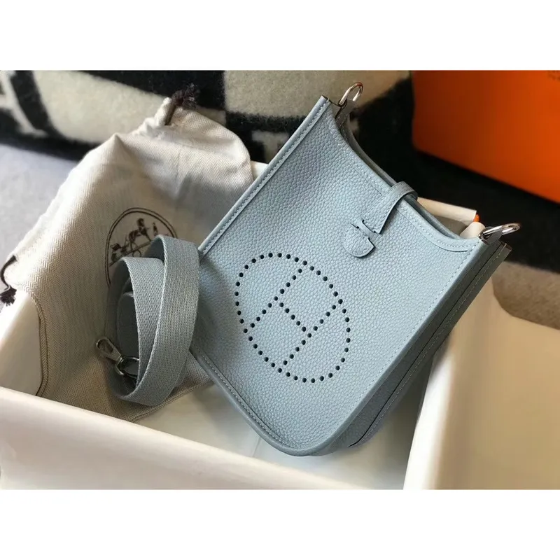 Hermes Evelyne III TPM Taška v modré linii z kůže Clemence