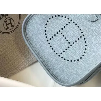 Hermes Evelyne III TPM Taška v modré linii z kůže Clemence