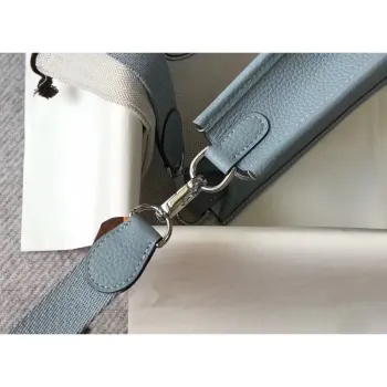 Hermes Evelyne III TPM Taška v modré linii z kůže Clemence