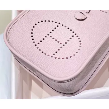 Taška Hermes Evelyne III TPM v jemné fialové kůži Clemence