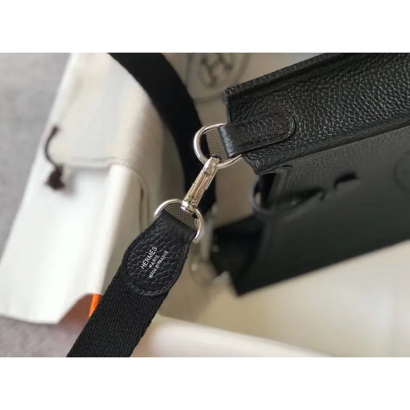 Hermes Evelyne III TPM Taška v černé kůži Clemence