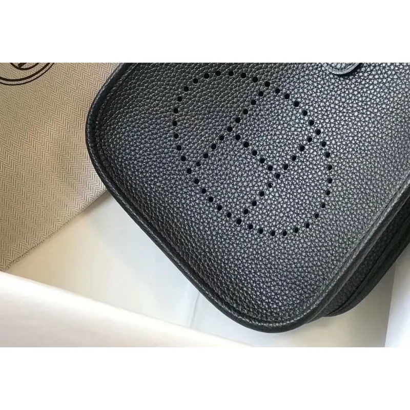 Hermes Evelyne III TPM Taška v černé kůži Clemence