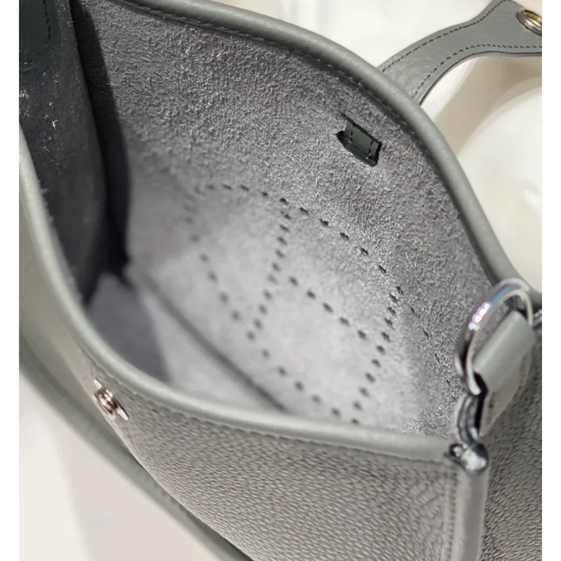 Taška Hermes Evelyne III TPM v kůži Gris Meyer Clemence