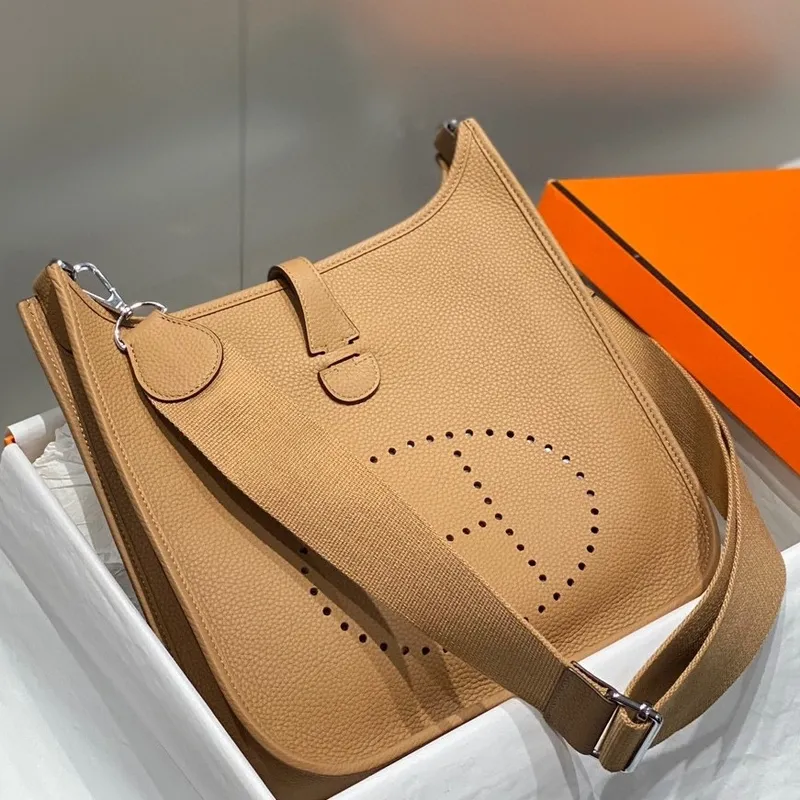 Taška Hermes Evelyne III 29 v kůži Chai Clemence