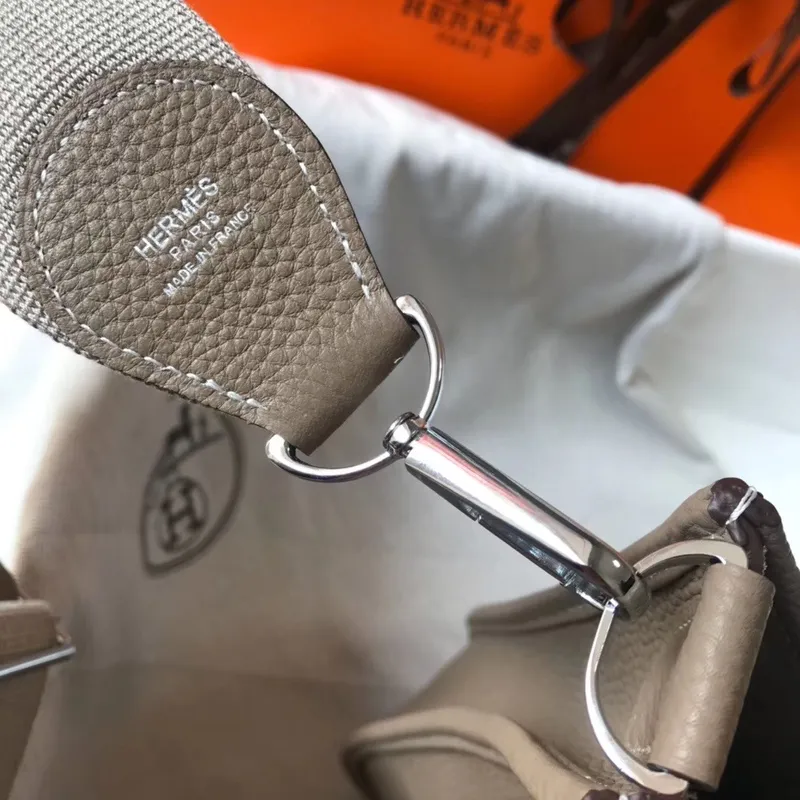 Hermes Evelyne III 29 Taška v kůži Tourterelle Clemence