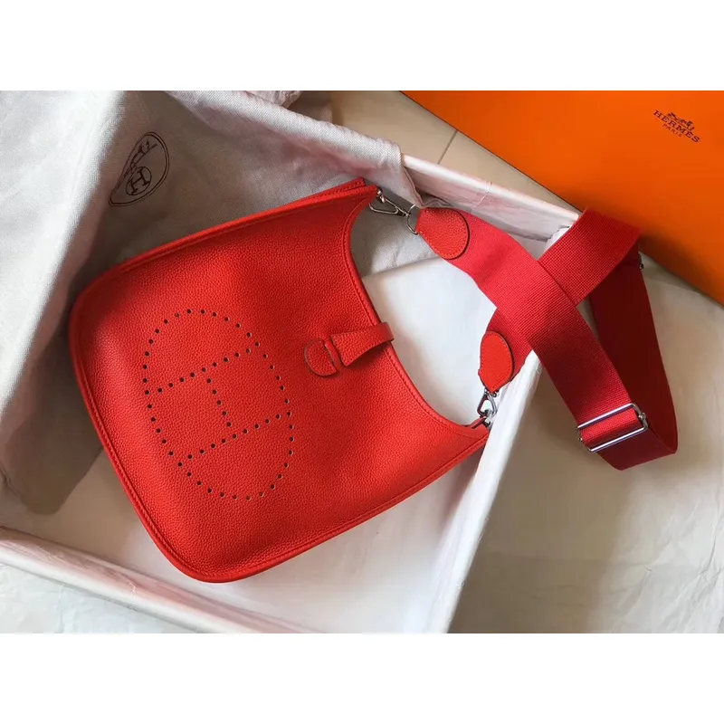 Hermes Evelyne III 29 Taška v červené kůži Clemence