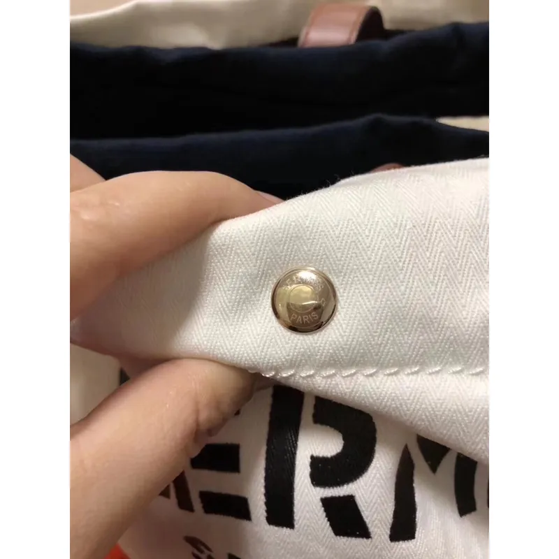 Hermes Taška na kosmetiku v bílé plátno