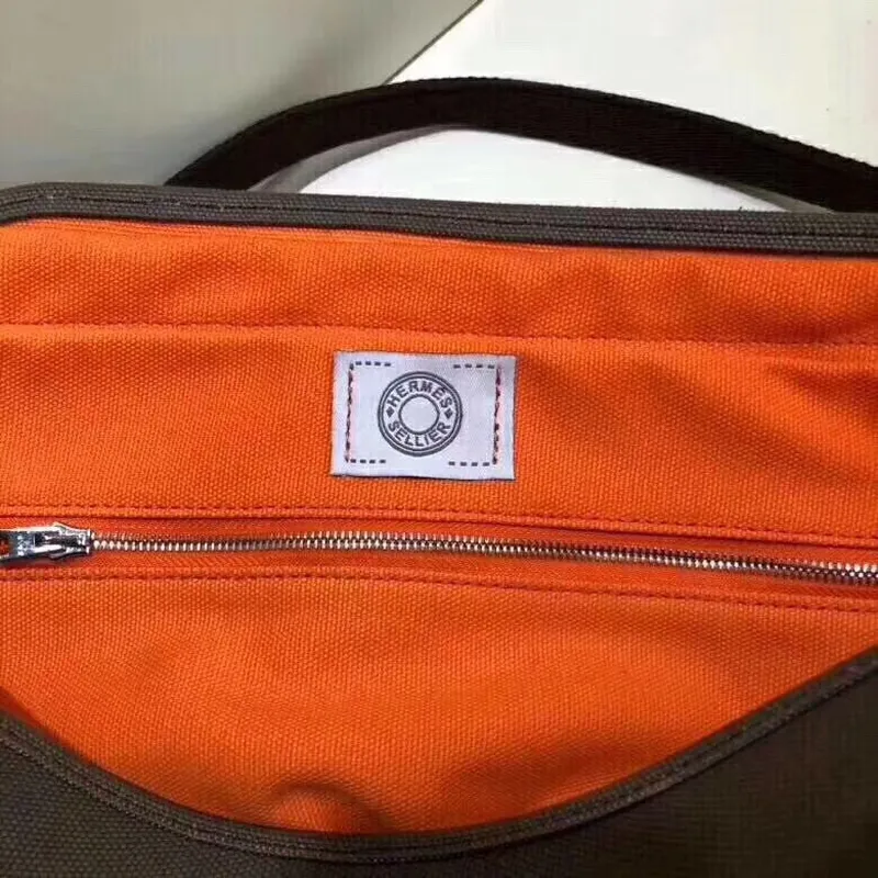 Hermes Khaki Funkční Taška na Údržbu