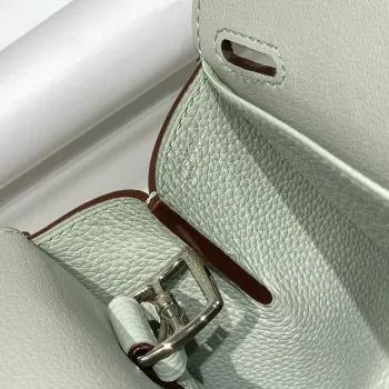 Hermes Halzan 25 taška v kůži Clemence ve odstínu Vert Fizz