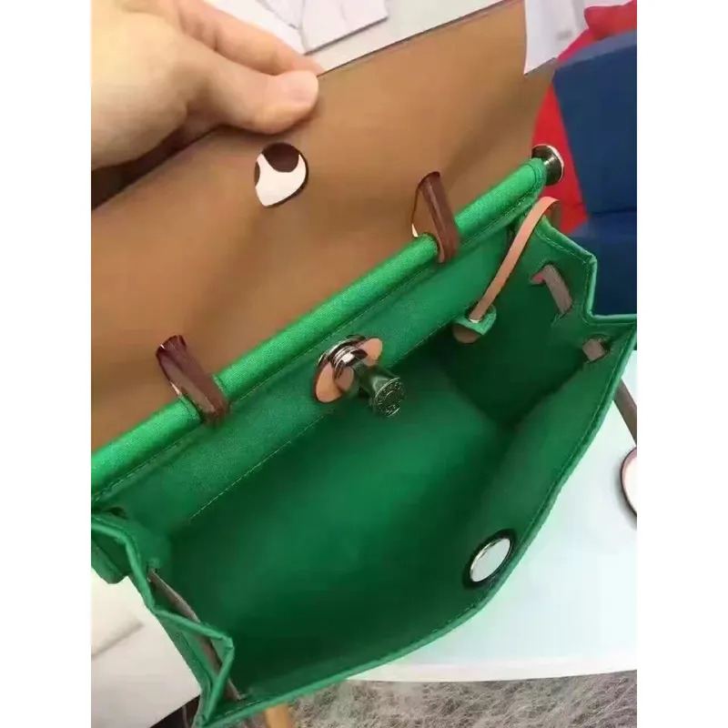Hermes Herbag Zip PM 31cm Taška v zelené plátno