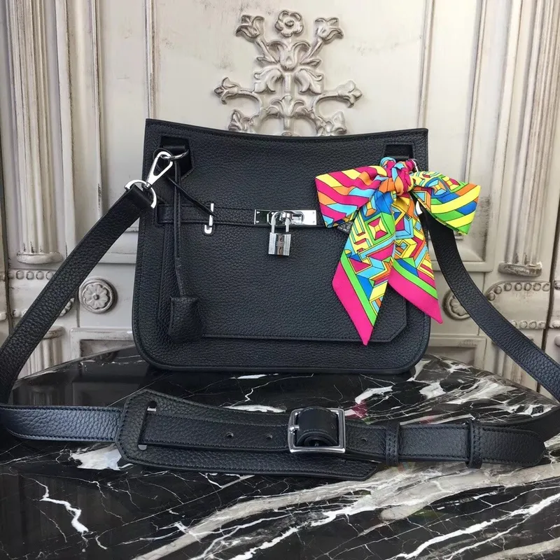 Hermès Černá Kůže Clemence Jypsiere 28cm Taška