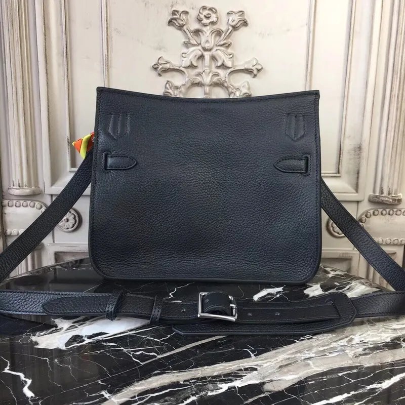 Hermès Černá Kůže Clemence Jypsiere 28cm Taška