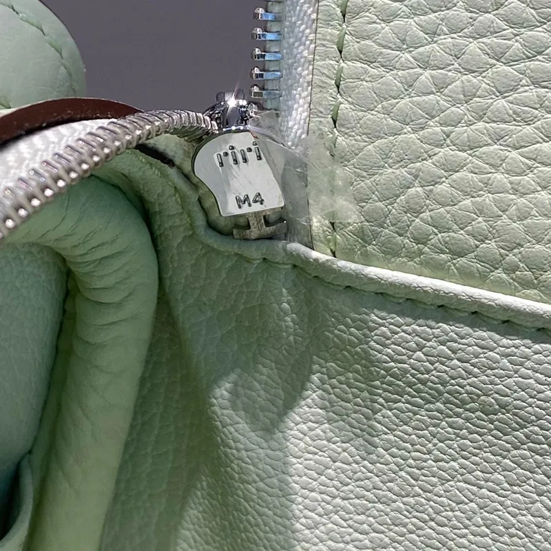 Hermes Lindy Mini Taška v barvě Vert Fizz z kůže Clemence s PHW