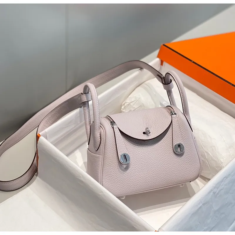 Hermes Lindy Mini Taška v Měkké Růžové Kůže Clemence s PHW