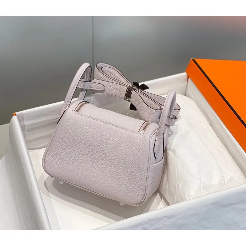 Hermes Lindy Mini Taška v Měkké Růžové Kůže Clemence s PHW