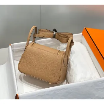 Hermes Lindy Mini Taška v Chai Clemence Kůži s GHW