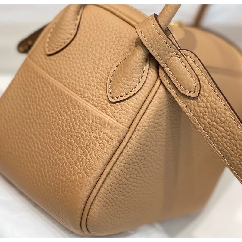 Hermes Lindy Mini Taška v Chai Clemence Kůži s GHW