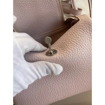 Hermes Mini Lindy Ručně Vyrobená Taška v Měkké Růžové Kůže Clemence