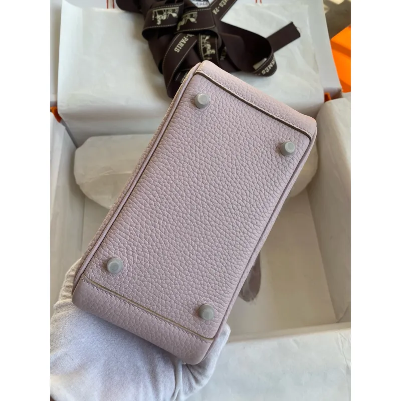 Hermes Mini Lindy Ručně Vyrobená Taška v Měkké Růžové Kůže Clemence