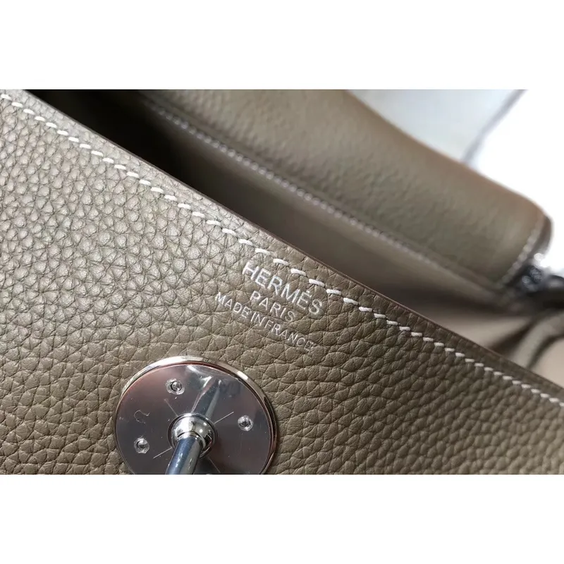 Hermes Lindy 26cm Taška v taupe šedé kůži Clemence s PHW