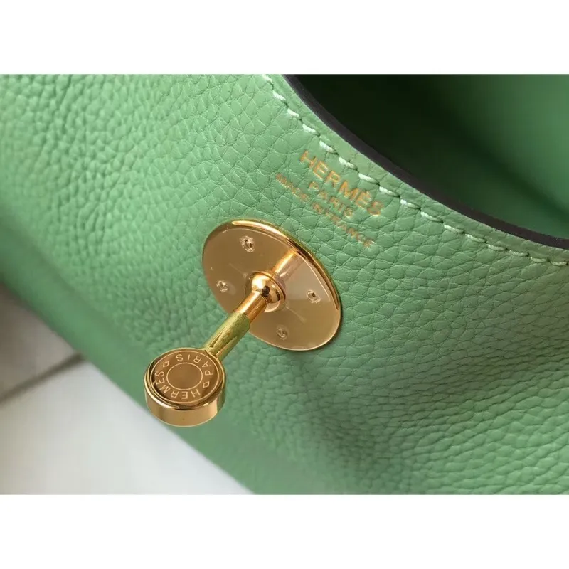 Kabelka Hermes Lindy 26 cm v barvě Vert Criquet z kůže Clemence s GHW