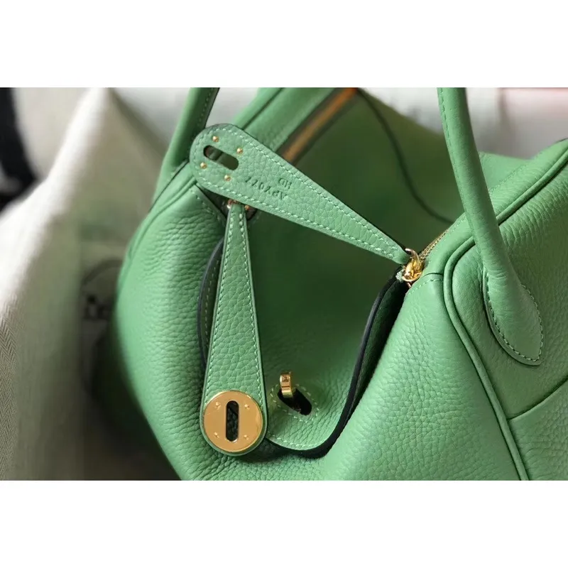 Kabelka Hermes Lindy 26 cm v barvě Vert Criquet z kůže Clemence s GHW