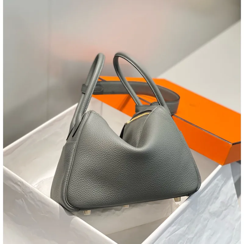 Hermes Lindy 26cm Taška v kůži Gris Meyer Clemence s GHW